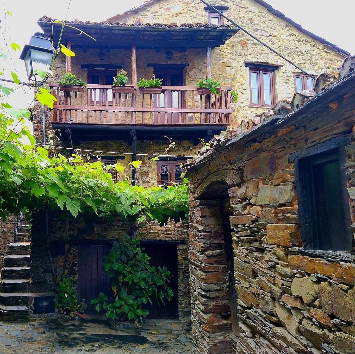 Casa Ferreira-talasnal Talasnal